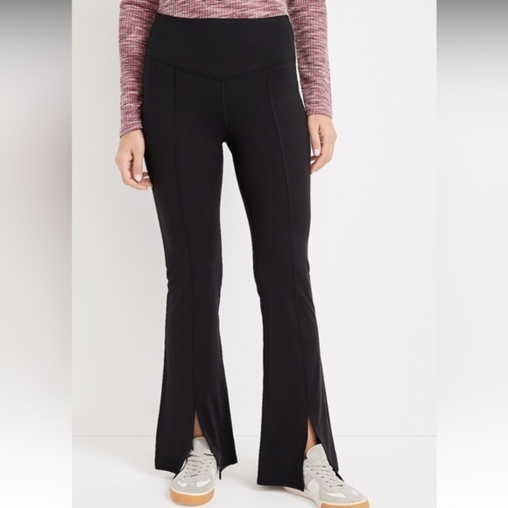Black High Rise Split Hem Flare Luxe Leggings - Size Small by Maurice’s 🖤